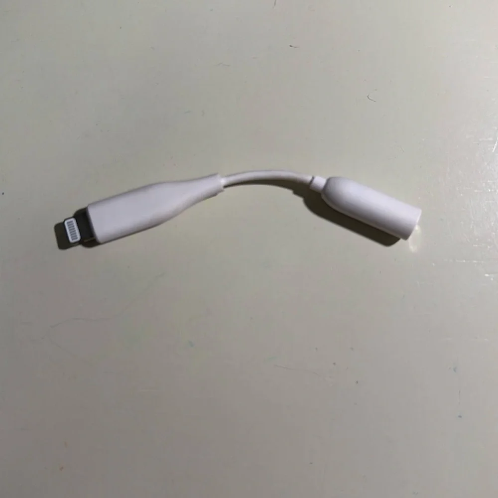 3” Lightning to Aux Audio Adapter - heyday white
